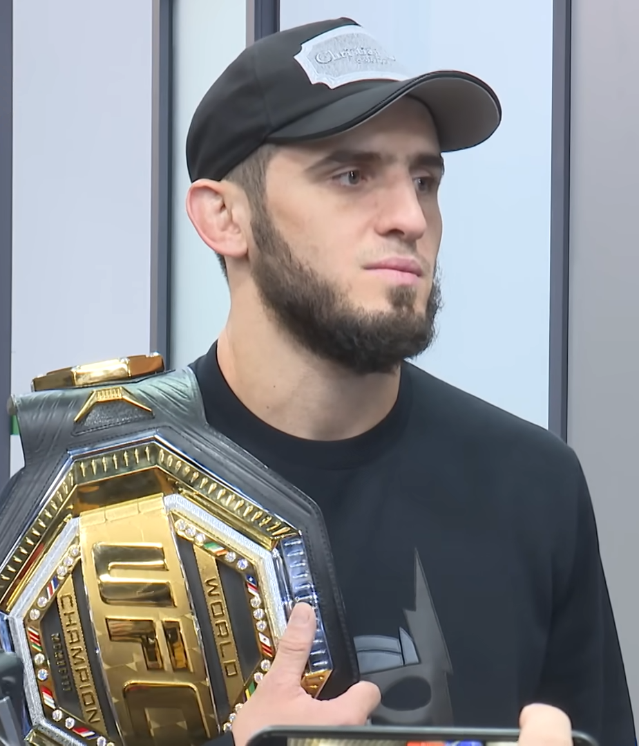 Image accompanying Michael Bisping Highlights Alexander Volkanovski's Activity Advantage Over Islam Makhachev